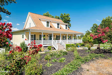 518 Maurice Rd Sevierville, TN 37876