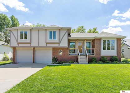 4211 Bob White Circle Bellevue, NE 68123
