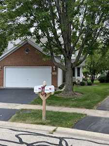 1920 Waverly Circle Saint Charles, IL 60174