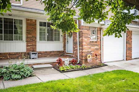 321 Hampton South Lyon, MI 48178