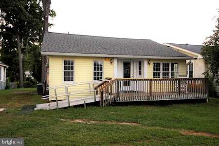 4040 9th St North Beach, MD 20714