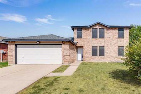 143 Queen Annes Drive Burleson, TX 76028