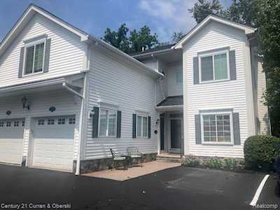 1682 Cassady Place Dr Plymouth, MI 48170