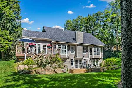 124 Spruce Ln New London, NH 03257
