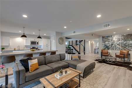 2972 Bel Air Dr Las Vegas, NV 89109