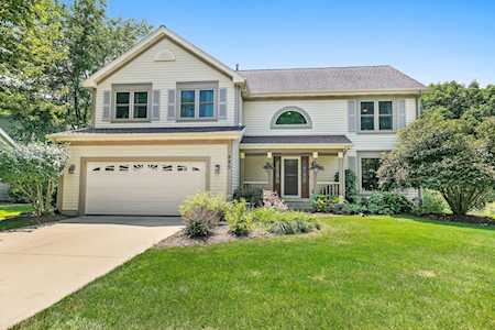 880 Stockbridge Place Elgin, IL 60120