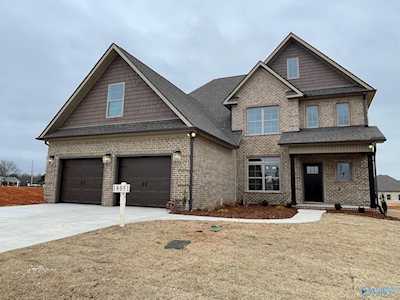 18051 Longleaf Drive Athens, AL 35611