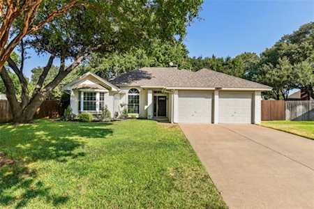 1812 Meadow Crest Drive Grapevine, TX 76051