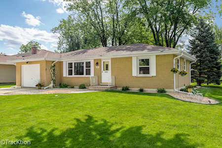 45 W 56th Place Westmont, IL 60559