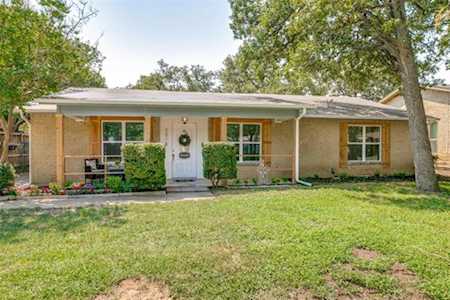 3016 White Oak Lane Bedford, TX 76021