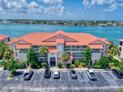 448 Bouchelle Dr #304 New Smyrna Beach, FL 32169