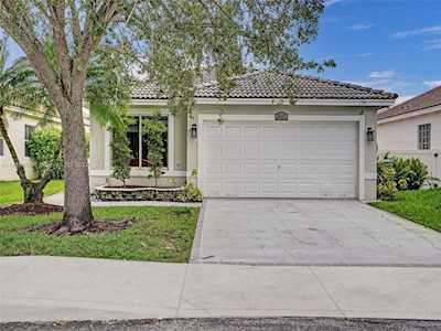16521 NW 22nd St Pembroke Pines, FL 33028