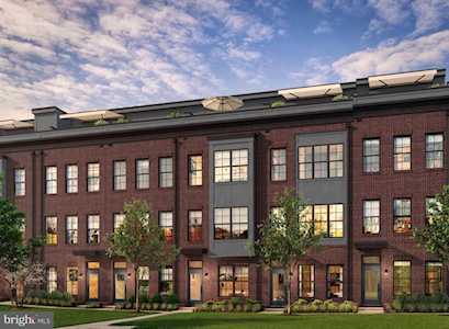 11254 Bunsen St Reston, VA 20190