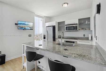 185 SW 7th St #2700 Miami, FL 33130