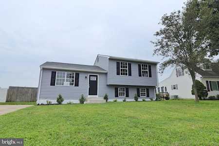 23 Old Fence Ln Newark, DE 19702
