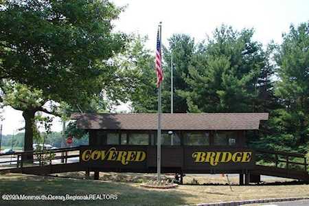 136 Amberly Dr #F Manalapan, NJ 07726