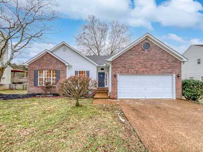 1644 Eagle Trace Dr Mount Juliet, TN 37122