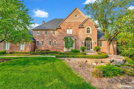 4880 Goodison Place Dr Rochester, MI 48306