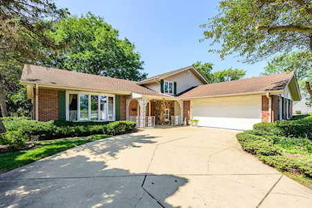 2008 N Kennicott Dr Arlington Heights, IL 60004