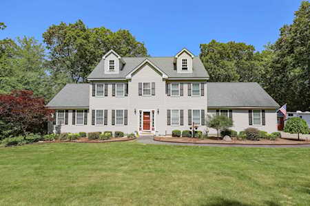 19 Carriage Circle Mont Vernon, NH 03057