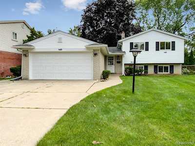 36419 Rayburn St Livonia, MI 48154