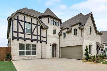 2988 Cedar Bluff Drive Grand Prairie, TX 75054