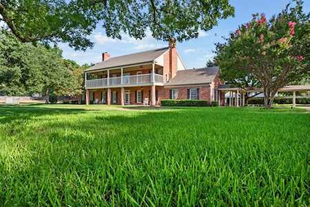 2 Home Place Court Dalworthington Gardens, TX 76016