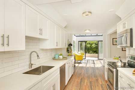 8963 Caminito Fresco La Jolla, CA 92037