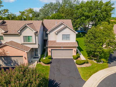 128 Deer Run Ln Elgin, IL 60120