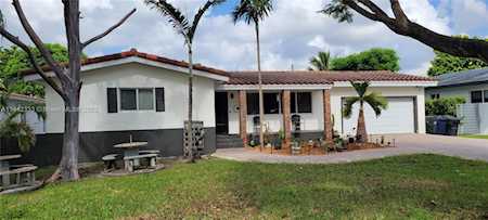 236 Apache St Miami Springs, FL 33166