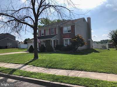 2 Crescent Hollow Dr Sewell, NJ 08080