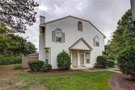 1316 Sitka Spruce Rd Chesapeake, VA 23320