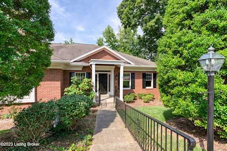 1316 Navajo Ct Louisville, KY 40207