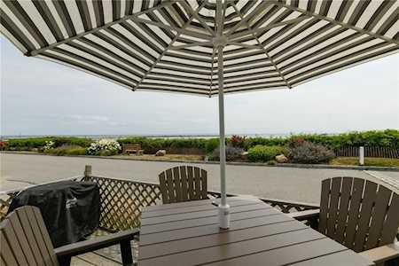 37 Shore Rd Narragansett, RI 02882