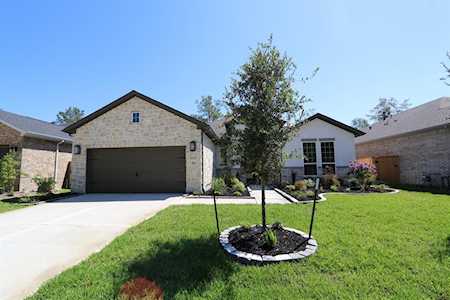 161 Goldenwave Loop Montgomery, TX 77316