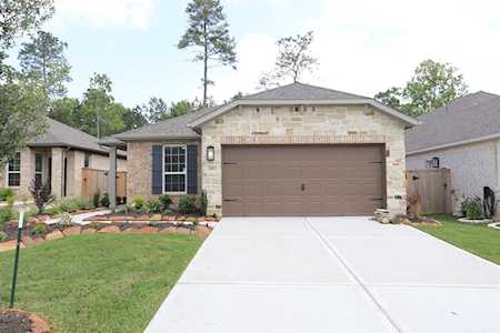 105 Passion Flower Cove Montgomery, TX 77316