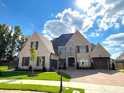 823 Cypress Rock Cv Collierville, TN 38017