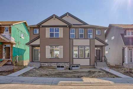 13 Iris Crescent Okotoks, AB T1S5T1