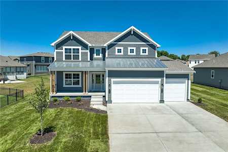 3105 SW Arboridge Dr Lee's Summit, MO 64082