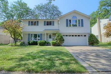 39175 Parkhurst St Livonia, MI 48154