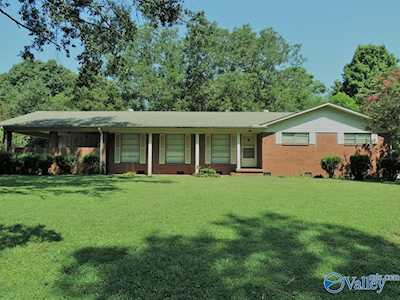 516 SW Carolyn Street Decatur, AL 35601