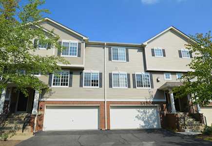 1921 Indian Hill Ln #1921 Aurora, IL 60503