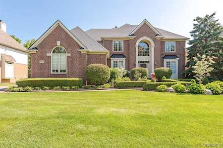 6845 Carlyle Crossing West Bloomfield Twp, MI 48322