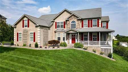 5525 Skyline Dr Schnecksville, PA 18078