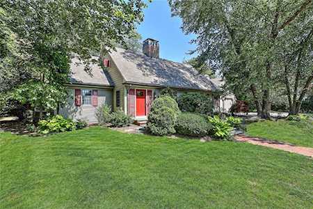 14 Bridgham Farm Rd East Providence, RI 02916