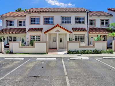 9535 NW 42nd St Sunrise, FL 33351