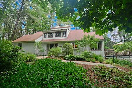 26 Fairway Dr Grantham, NH 03753