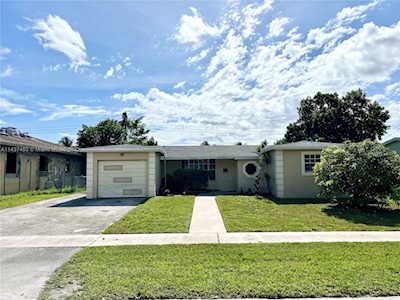 4232 NW 38th Ave Lauderdale Lakes, FL 33309