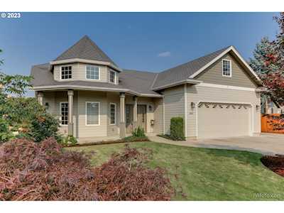 842 Sheraton DR Eugene, OR 97401