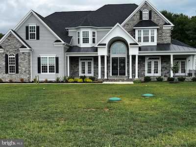 6501 Old Hilltop Ct Highland, MD 20777